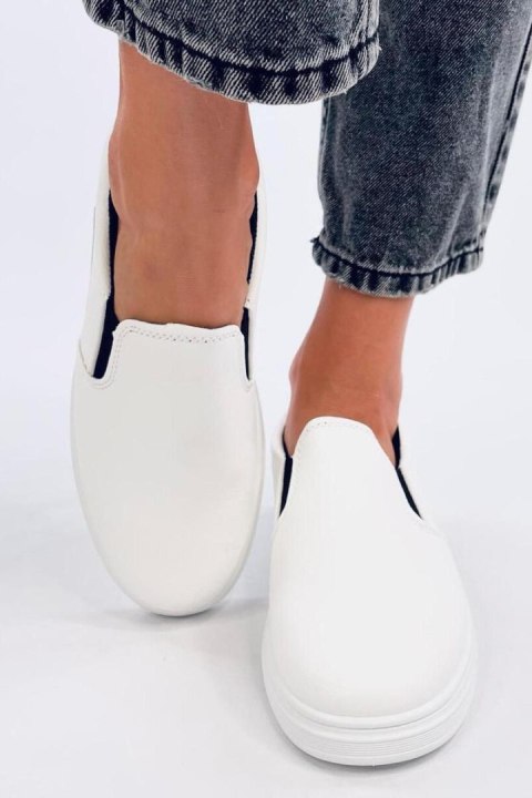 Trampki slip-on ALLIOT WHITE - Inello Trampki slip-on ALLIOT WHITE - Inello