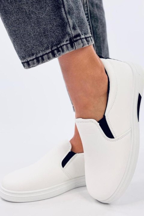 Trampki slip-on ALLIOT WHITE - Inello Trampki slip-on ALLIOT WHITE - Inello