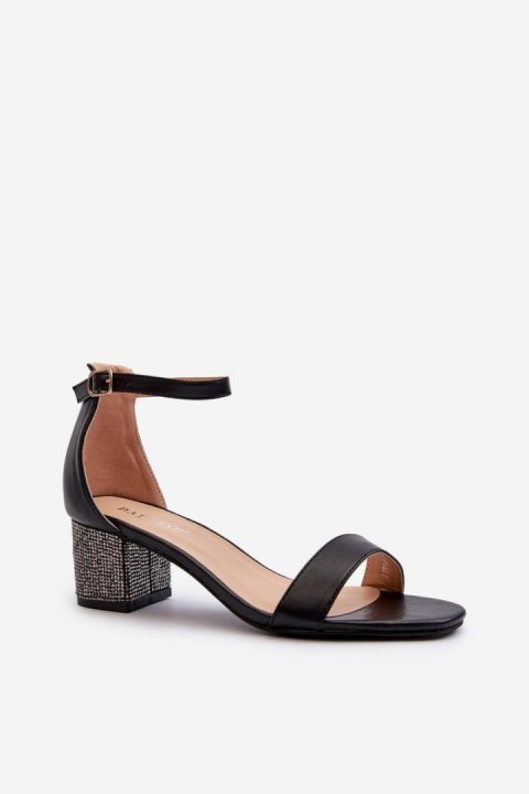 Sandały Model Wiatalia 8338-257 Black - Step in style Sandały Model Wiatalia 8338-257 Black - Step in style