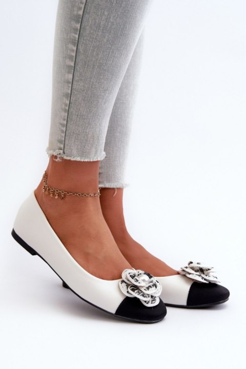 Baleriny Model Divinella T601P White - Step in style Baleriny Model Divinella T601P White - Step in style