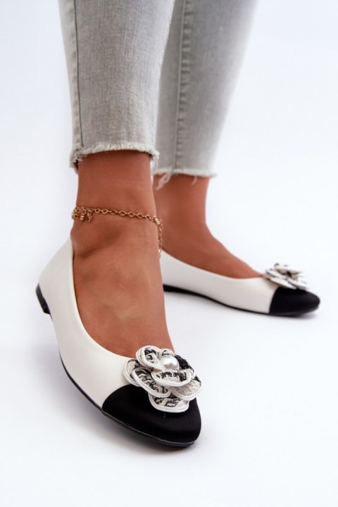 Baleriny Model Divinella T601P White - Step in style Baleriny Model Divinella T601P White - Step in style