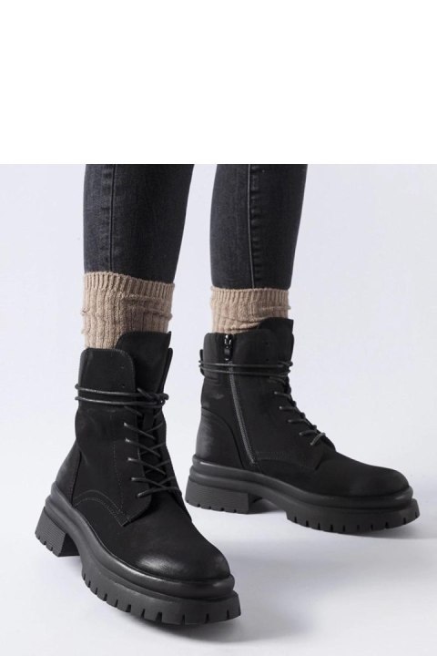 Czarne trapery z przetartym noskiem Vadnais - Solea Czarne trapery z przetartym noskiem Vadnais - Solea