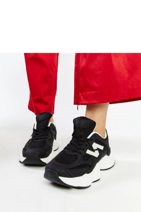 Czarne sneakersy na masywnej podeszwie Gergely - Solea Czarne sneakersy na masywnej podeszwie Gergely - Solea