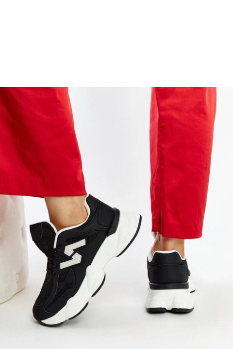 Czarne sneakersy na masywnej podeszwie Gergely - Solea Czarne sneakersy na masywnej podeszwie Gergely - Solea