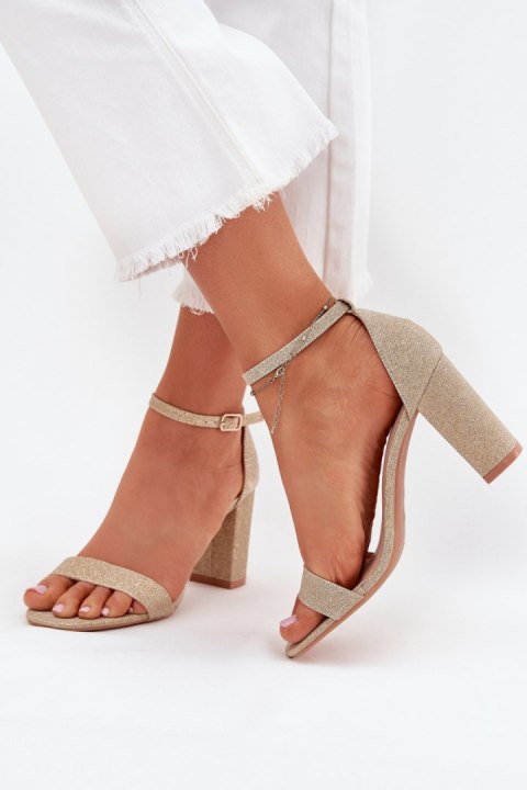 Sandały Model Kavina 1-215 Gold - Step in style Sandały Model Kavina 1-215 Gold - Step in style