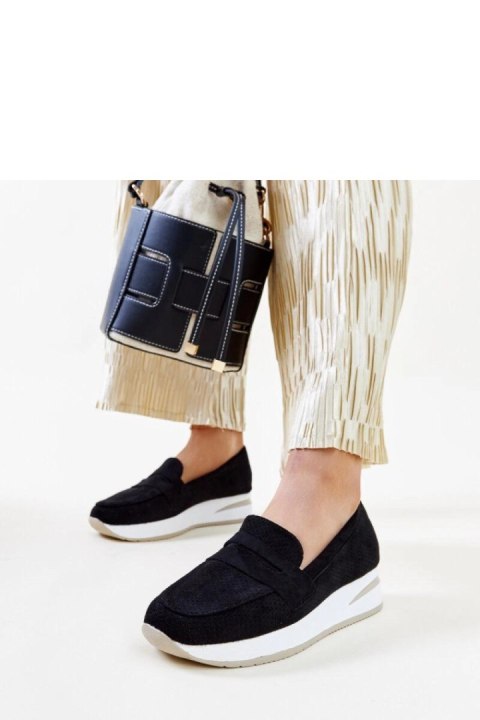 Czarne perforowane półbuty Muna - Solea Czarne perforowane półbuty Muna - Solea