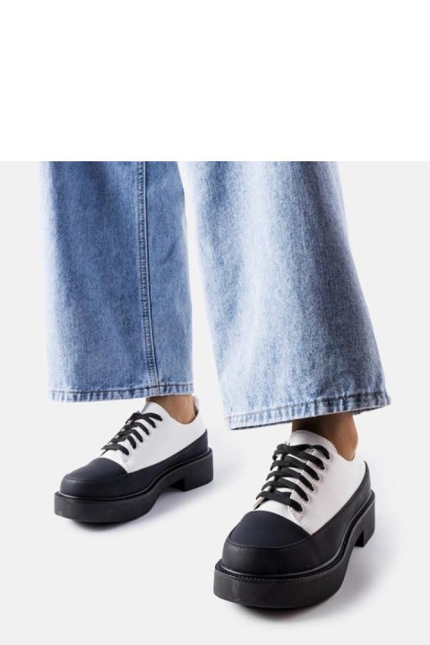 Białe półbuty na płaskim obcasie Merico - Solea Białe półbuty na płaskim obcasie Merico - Solea