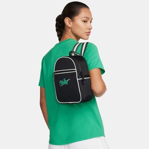 Plecak Nike Sportswear Futura 365 FQ5559-010