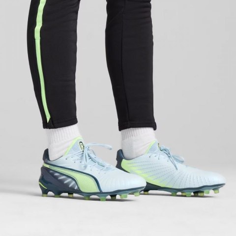 Buty piłkarskie Puma King Ultimate FG/AG M 107809 03