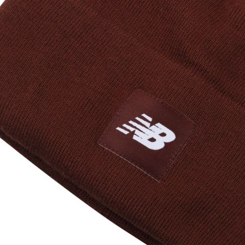 Czapka New Balance Cuffed Beanie Flying Logo Rok LAH13034ROK Czapka New Balance Cuffed Beanie Flying Logo Rok LAH13034ROK