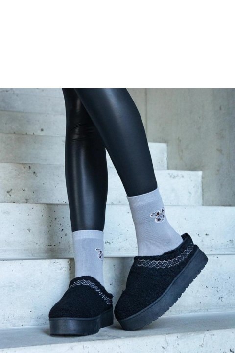 Czarne śniegowce na platformie z niską cholewką i haftowanym wzorem Greene - Solea Czarne śniegowce na platformie z niską cholewką i haftowanym wzorem Greene - Solea